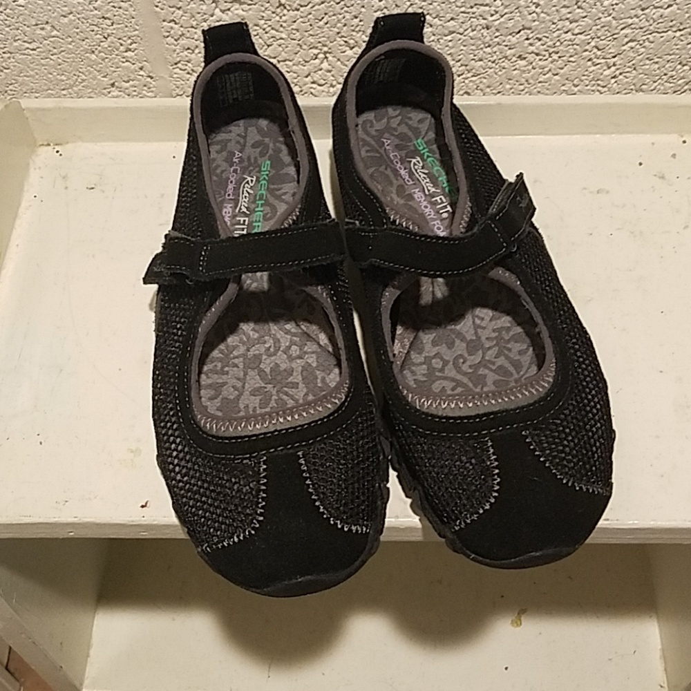 Brand New Womens Sketcher - Size 7.5